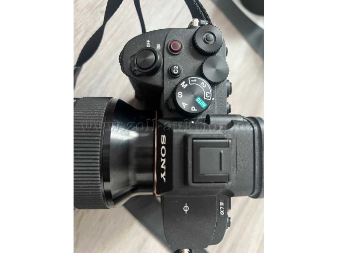 Kamrera Sony Alpha 7 IV
1x Objektiv Sigma 24-70mm