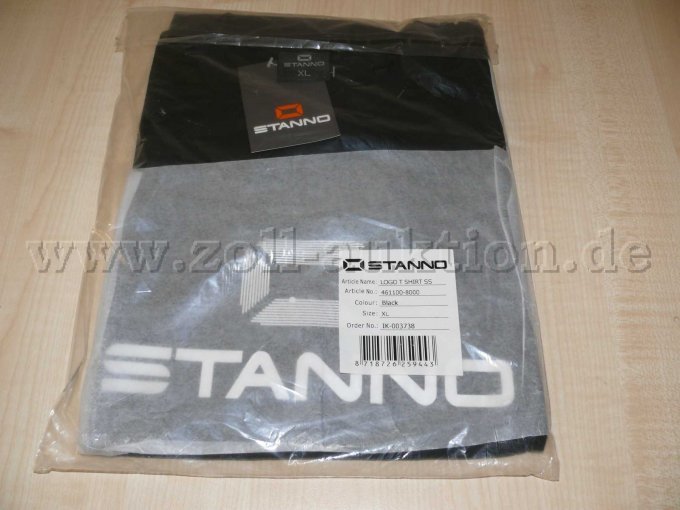 Shirt in Verpackung