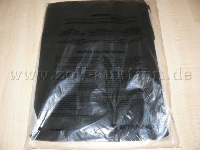 Shirt in Verpackung