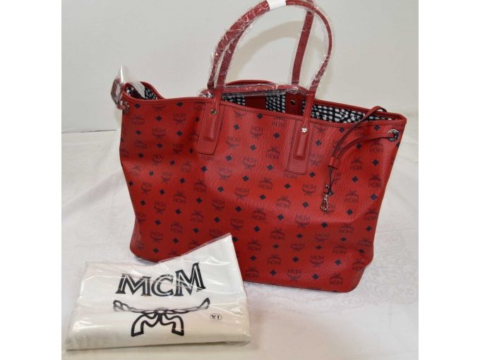 1 Shopping Bag „MCM“ in rot mit Staubbeutel