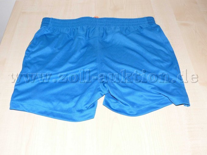 Short von Hummel von hinten