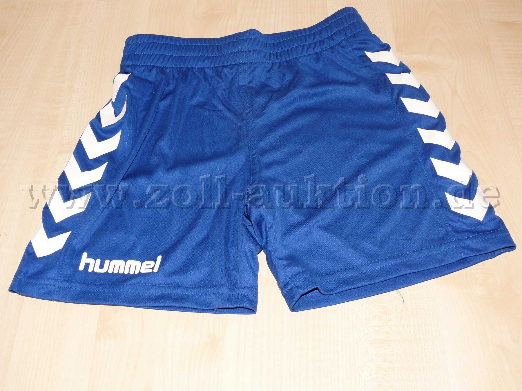 Short von Hummel von vorn