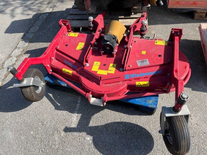 Frontansicht Mähdeck