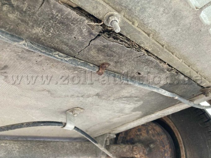 Unterboden stark verschlissen