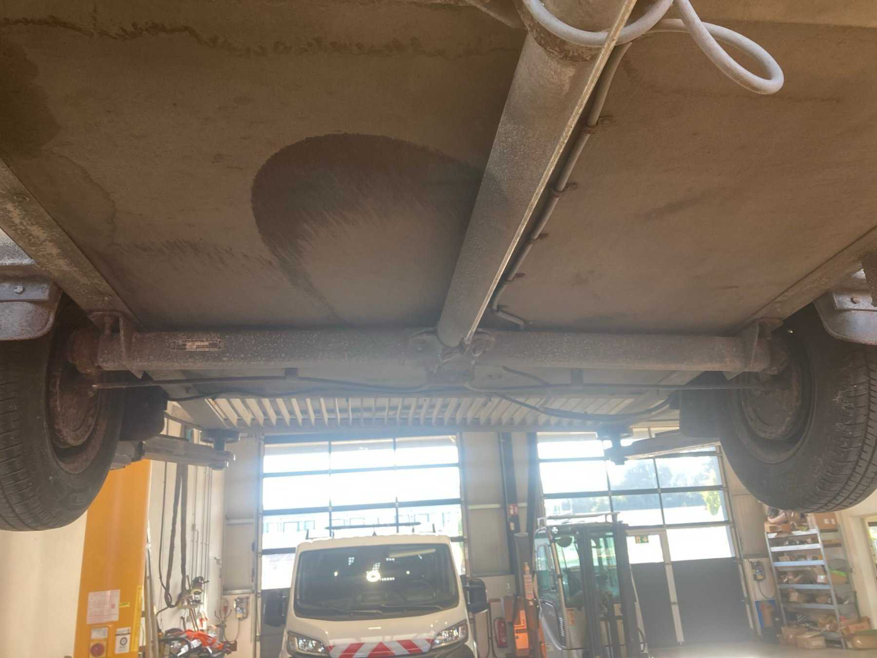 Unterboden und Achse