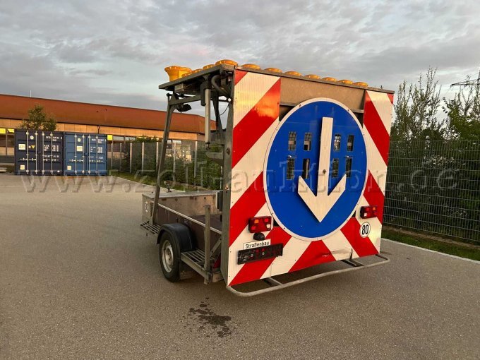 Sicherungsanhänger hinten links