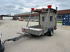 Anhänger von vorne links