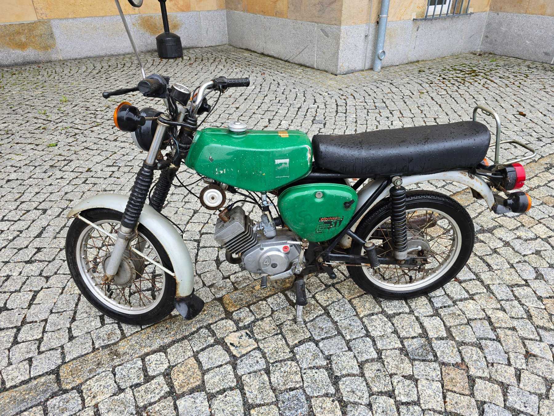 S51