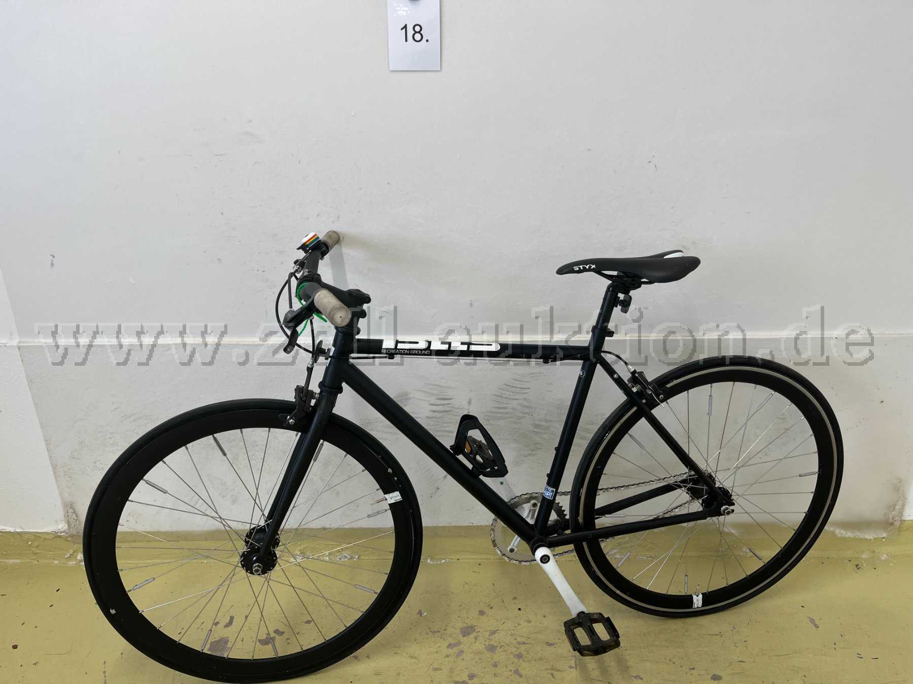 Singlespeed-Rad von Bulls, links