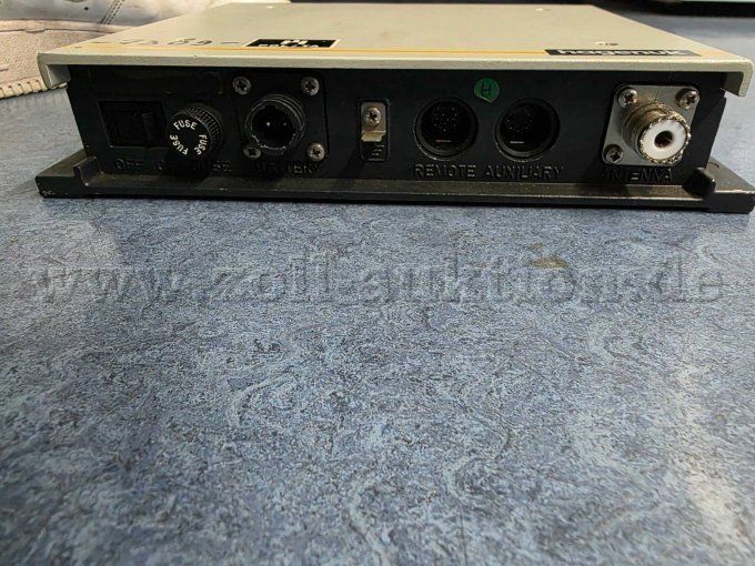 Ansicht mit Anschlüssen