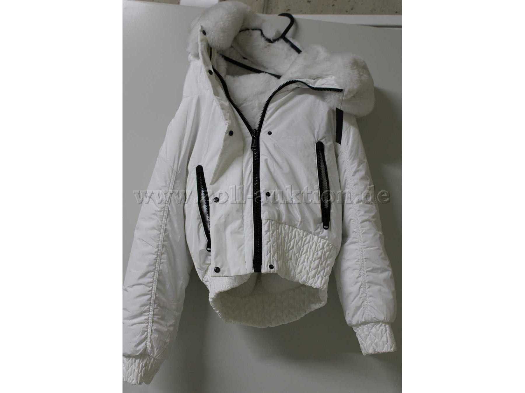 Jacke aufgehängt