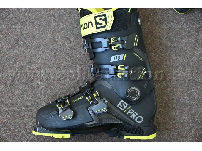 Detailansicht linker Schuh