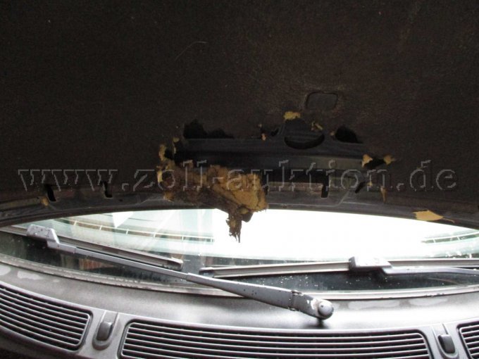 Beschädigung Dämmung Motorhaube