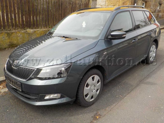 Front und Seitenansicht Pkw