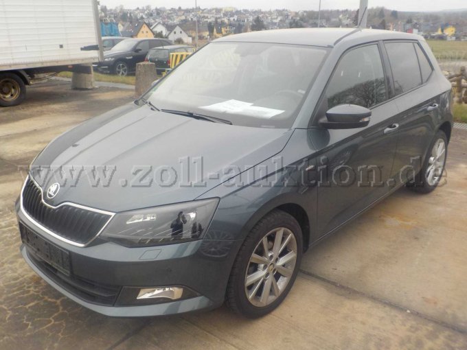 Front und Seitenansicht Pkw