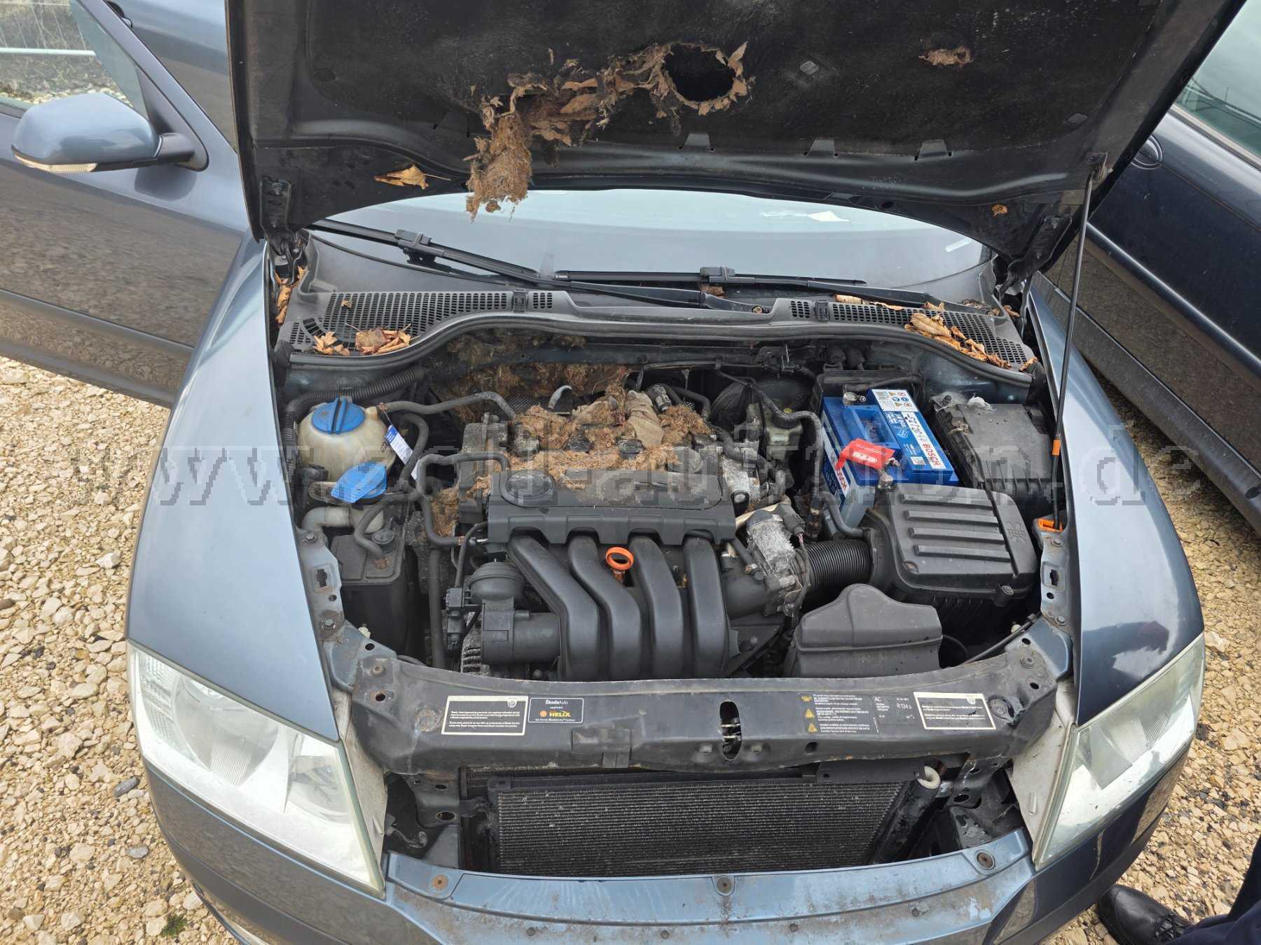 15. Motorraum