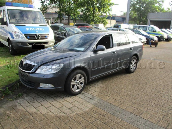 1 Skoda Octavia Combi (1Z) Motorschaden – foto 8 – kavel bij Zoll-Auktion, Oldenburg