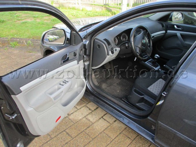 1 Skoda Octavia Combi (1Z) Motorschaden – foto 9 – kavel bij Zoll-Auktion, Oldenburg