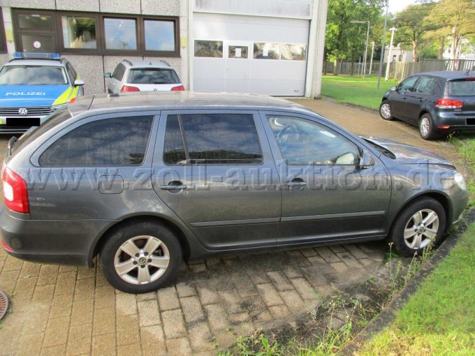 1 Skoda Octavia Combi (1Z) Motorschaden – foto 3 – kavel bij Zoll-Auktion, Oldenburg