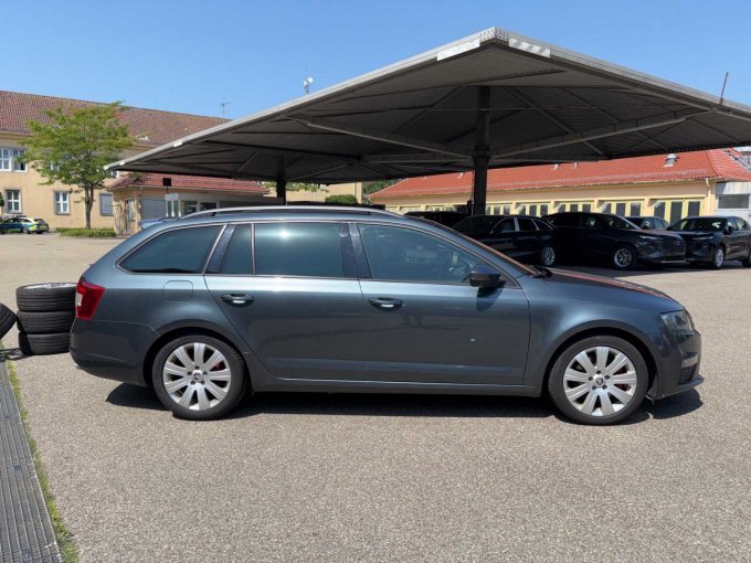 1 Skoda Octavia Combi RS (5E) 2.0 TDI Green tec – foto 4 – kavel bij Zoll-Auktion, Stuttgart