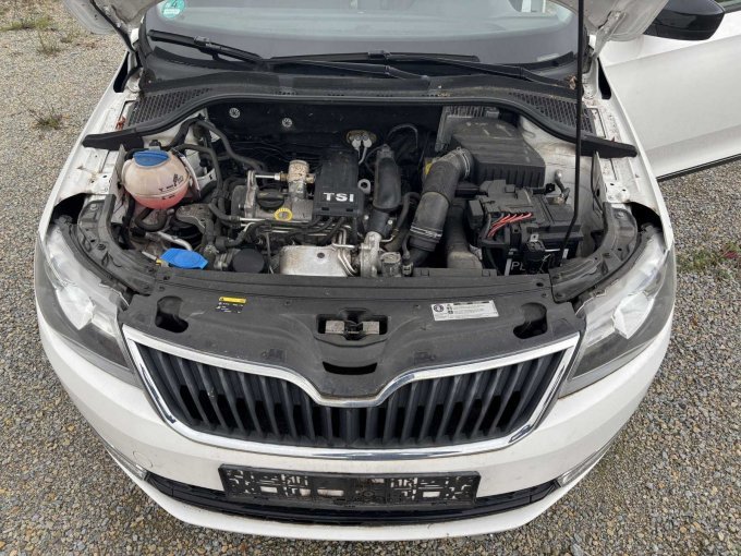 geöffneter Motorraum