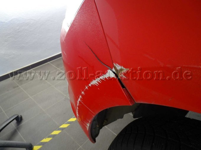 Beschädigung Kotflügel/Stoßfänger Front links