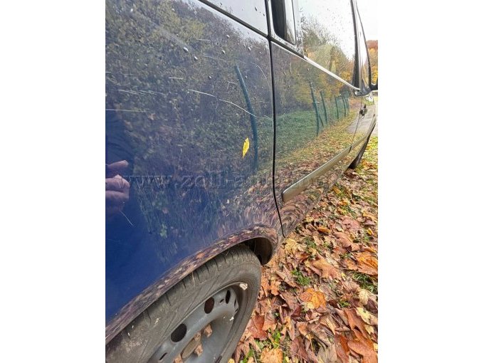 Kratzer rechts hinten