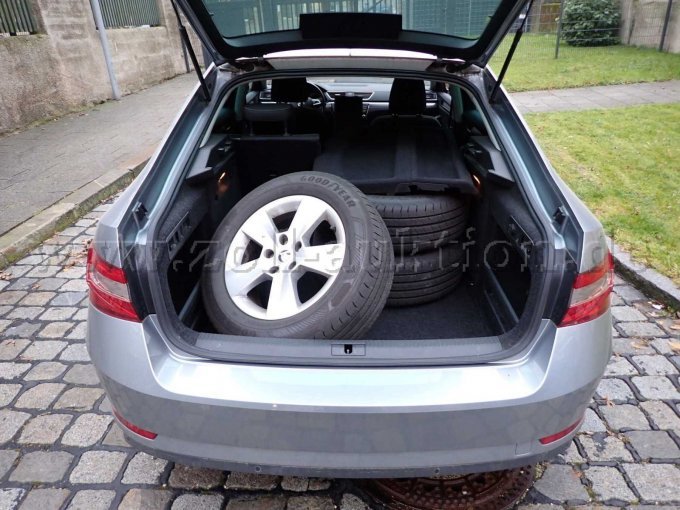 Heckansicht Kofferraum