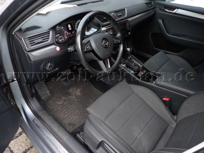 Innenansicht vorn links