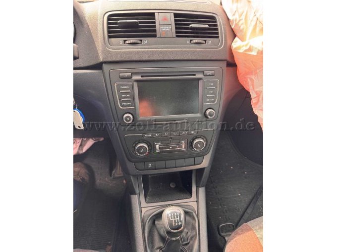 Mittelkonsole und Radio