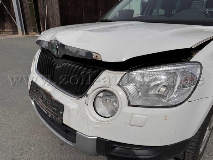Front von vorne links