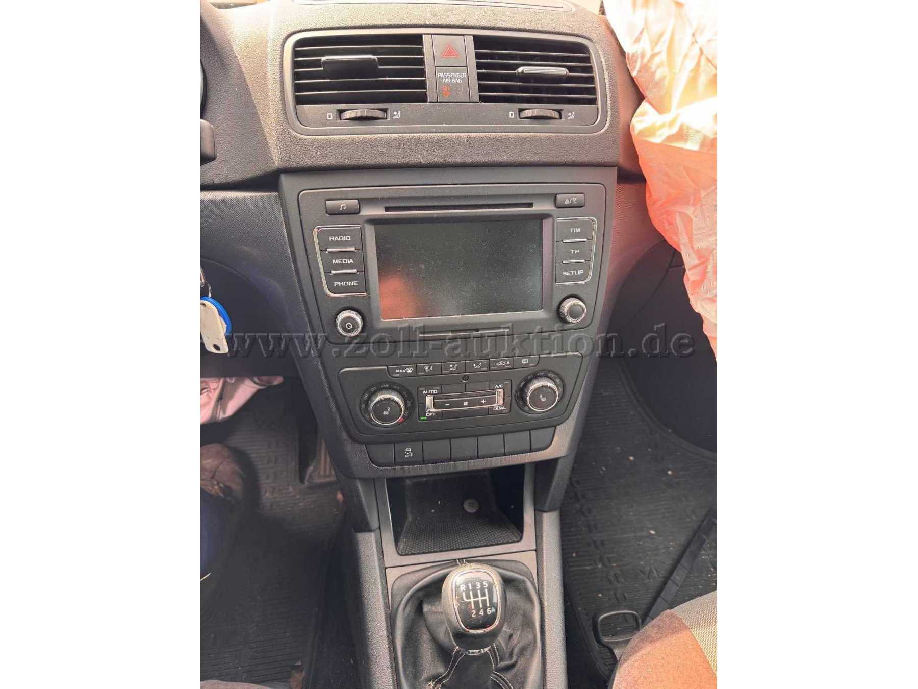 Mittelkonsole und Radio