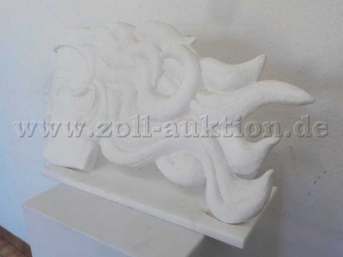 Frontansicht Skulptur