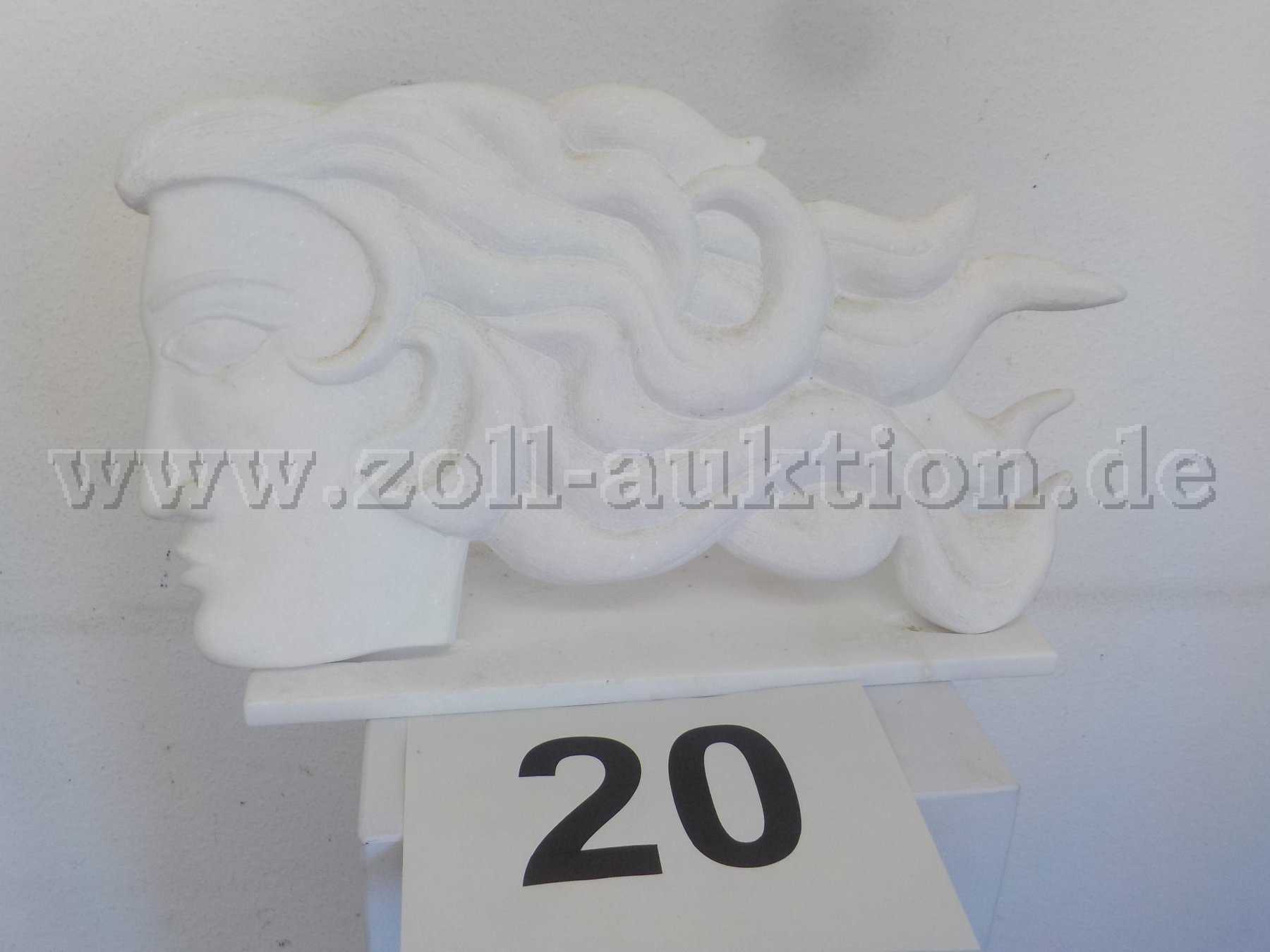 Frontansicht Skulptur
