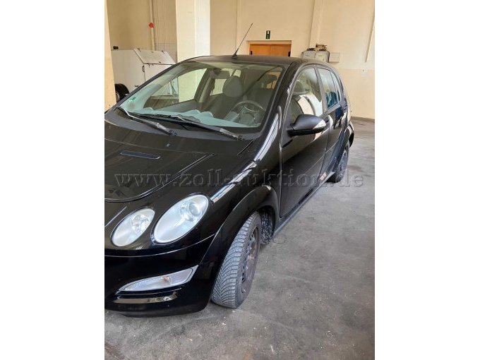 Seitenansicht links von vorn