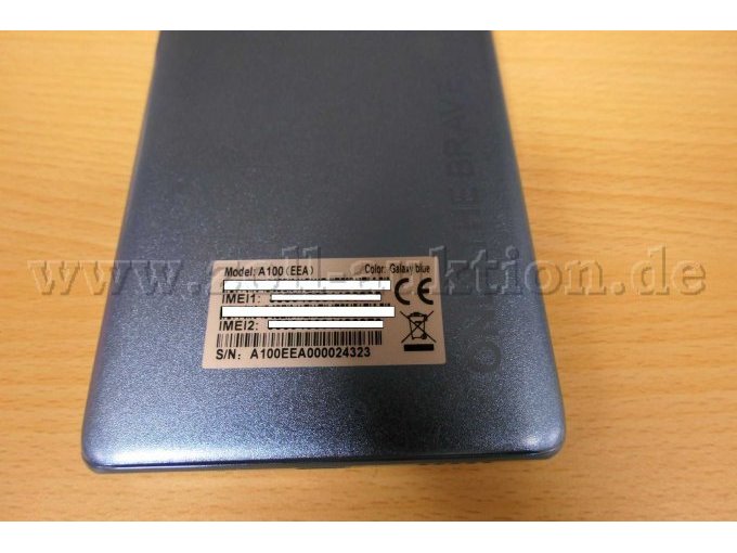 Detailaufnahme Rückseite mit Typenschild