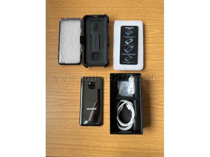 Rückansicht Telefon inklusive Extras (Supcase)