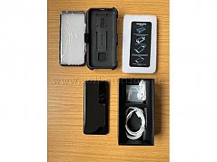 Frontansicht Telefon inklusive Extras (Supcase)