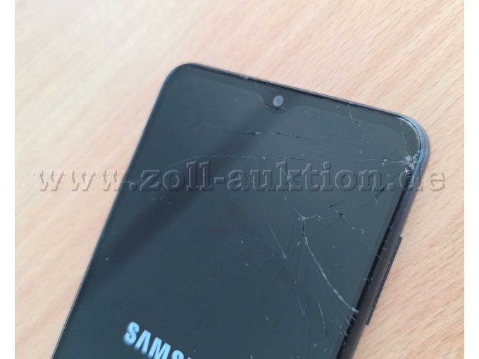 SAM Galaxy A12 - Abplatzung am Rand mit Rissen