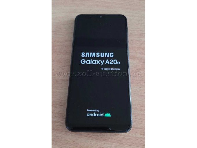 SAM Galaxy A20e - Vorderseite - Display ein und dunkel