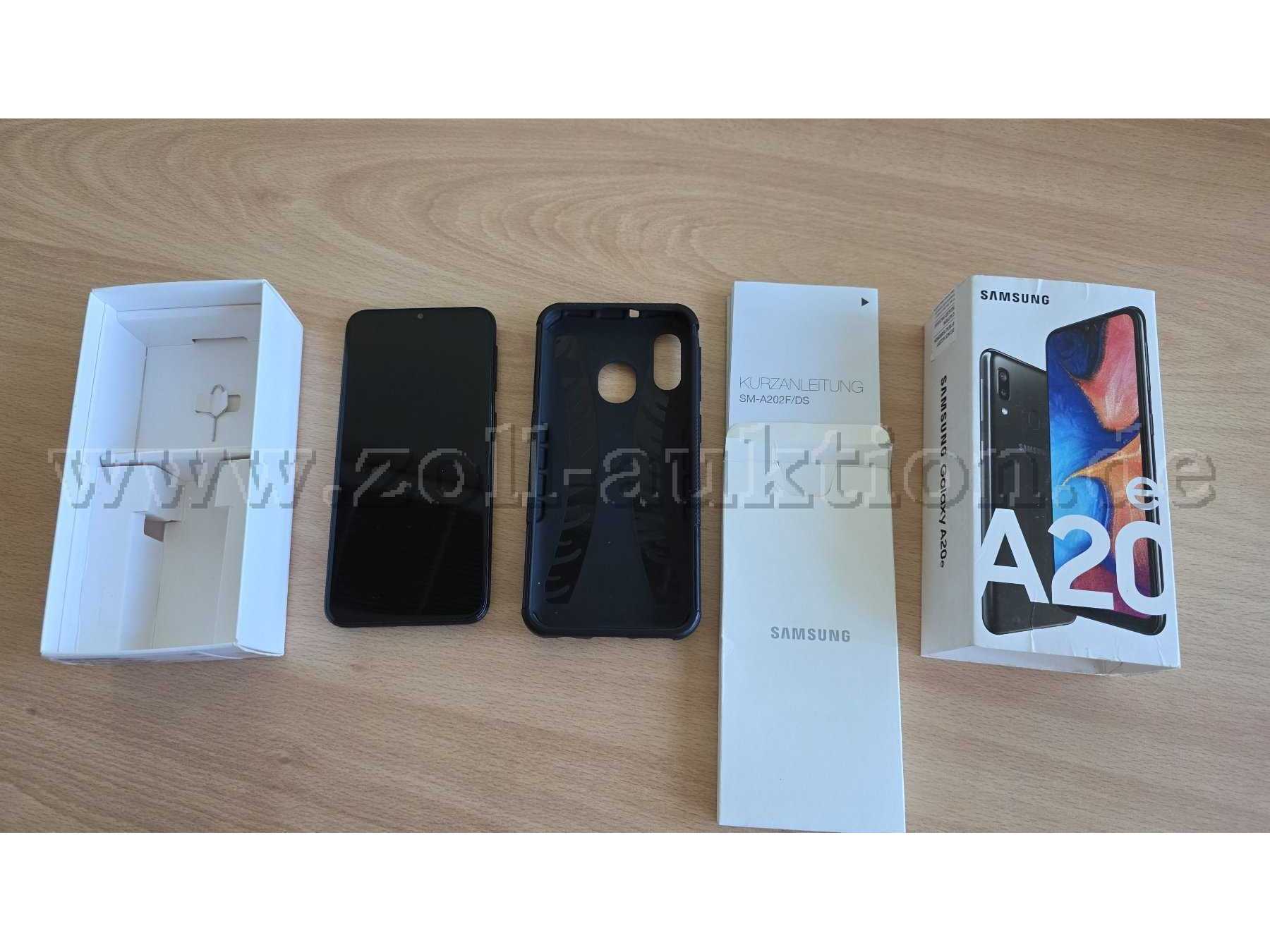 Samsung Galaxy A20e inklusive Zubehör