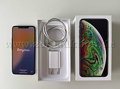 Handy, Ladekabel und Verpackung
