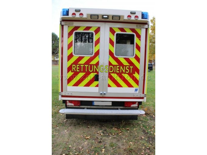 Folierung löst sich an der rechten Tür ab