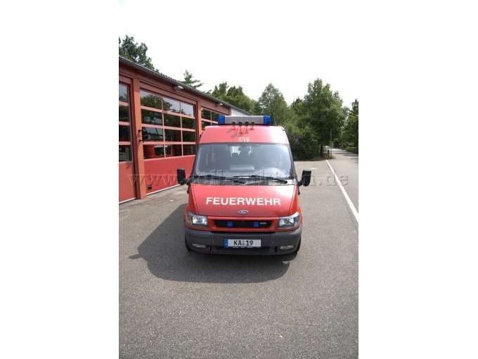 Fahrzeug Totale, vordere Ansicht