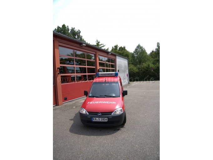 Fahrzeug Totale, vordere Ansicht