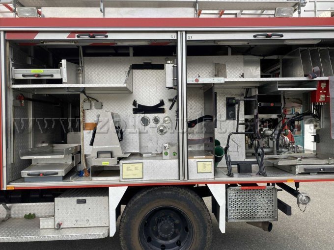 Seitenansicht Rolltore offen