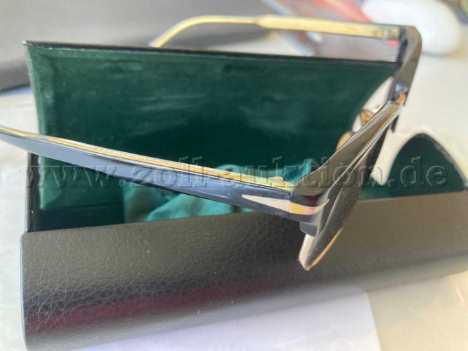 Seitenansicht Sonnenbrille und Innenansicht Etui
