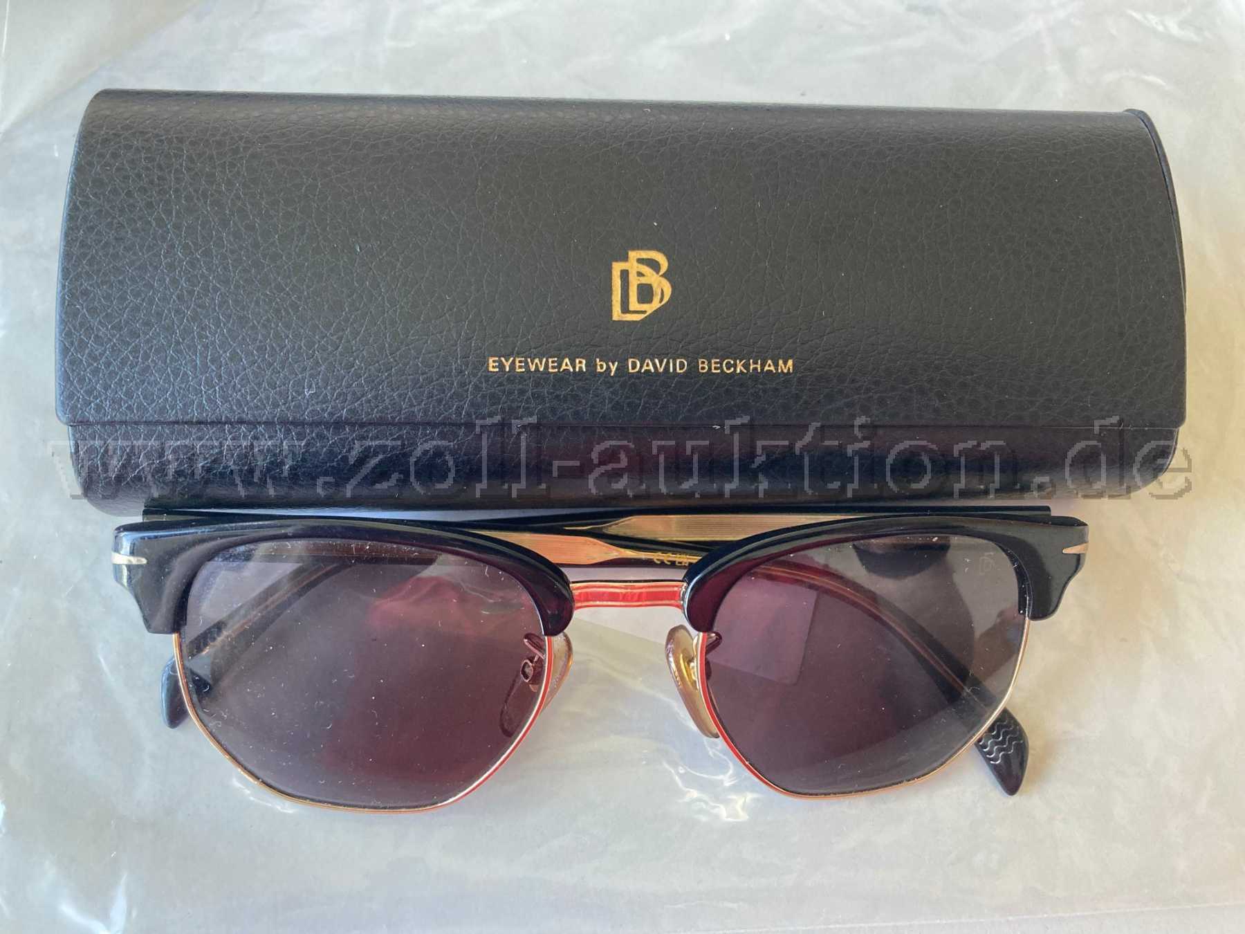 Sonnenbrille und Etui