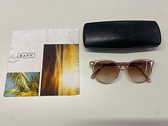 RAEN Sonnenbrille mit Etui und Tuch