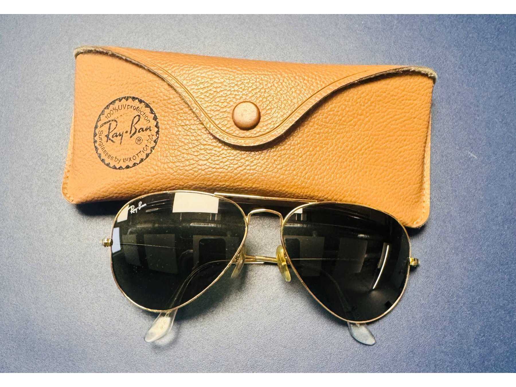 Brillen mit Etui von Ray Ban